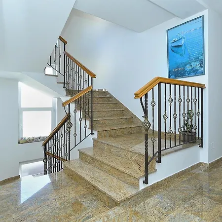 Fuer 4 Personen Ca 49 Qm In Rovinj, Istrien Istrische Riviera Apartamento *