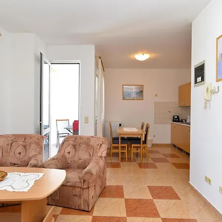 Fuer 4 Personen Ca 49 Qm In Rovinj, Istrien Istrische Riviera Apartment Rovinj