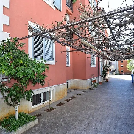 Apartment Fuer 4 Personen Ca 49 Qm In Rovinj, Istrien Istrische Riviera Rovinj